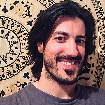 Nicolás R.