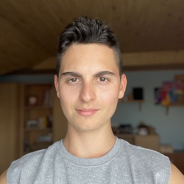 Viktor V.