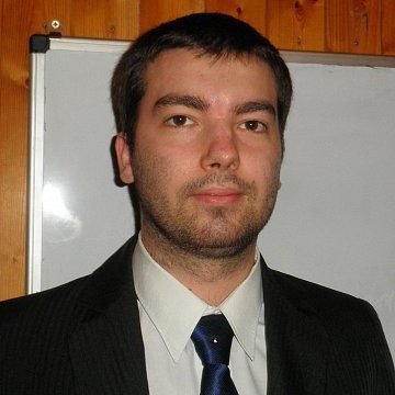 Dániel J.