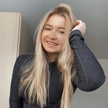 Lucie S.