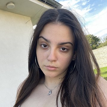 Nina Z.
