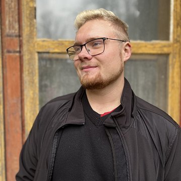 Dominik E.
