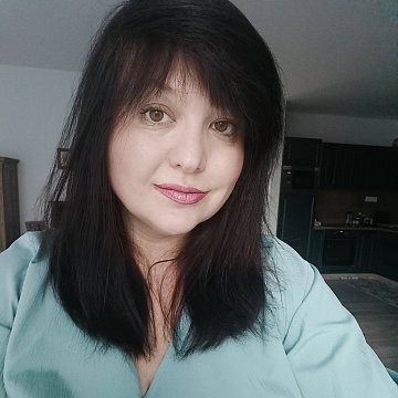 Éva T.