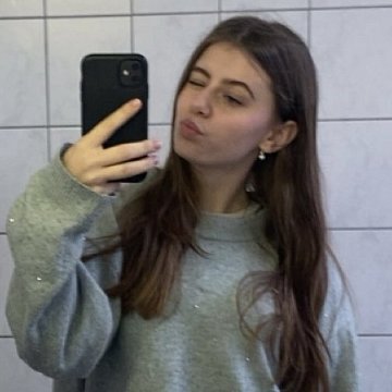 Nela M.