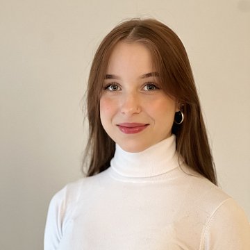 Lena S.