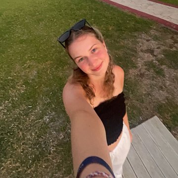 Adéla S.