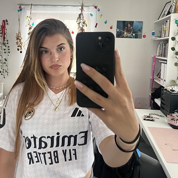 Adéla D.