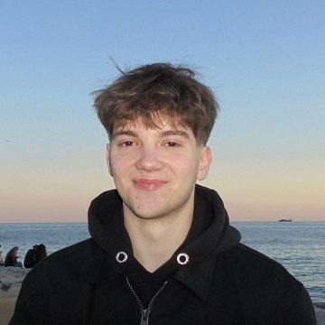 Lukas D.
