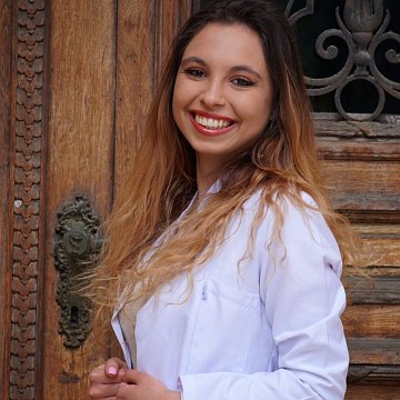 Tania R.